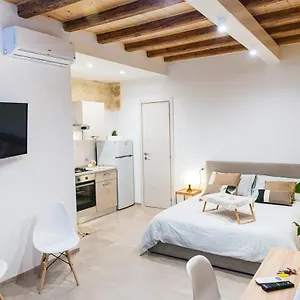 https://bari-city-center-gif-apartments-2.barihotels.org